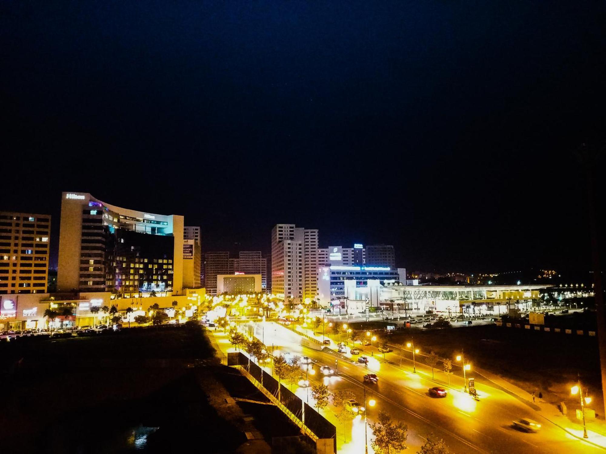 Amazing Appartement Au Centre Ville En Face Hilton & Gare Train De Tgv De Tanger 2N Exterior photo