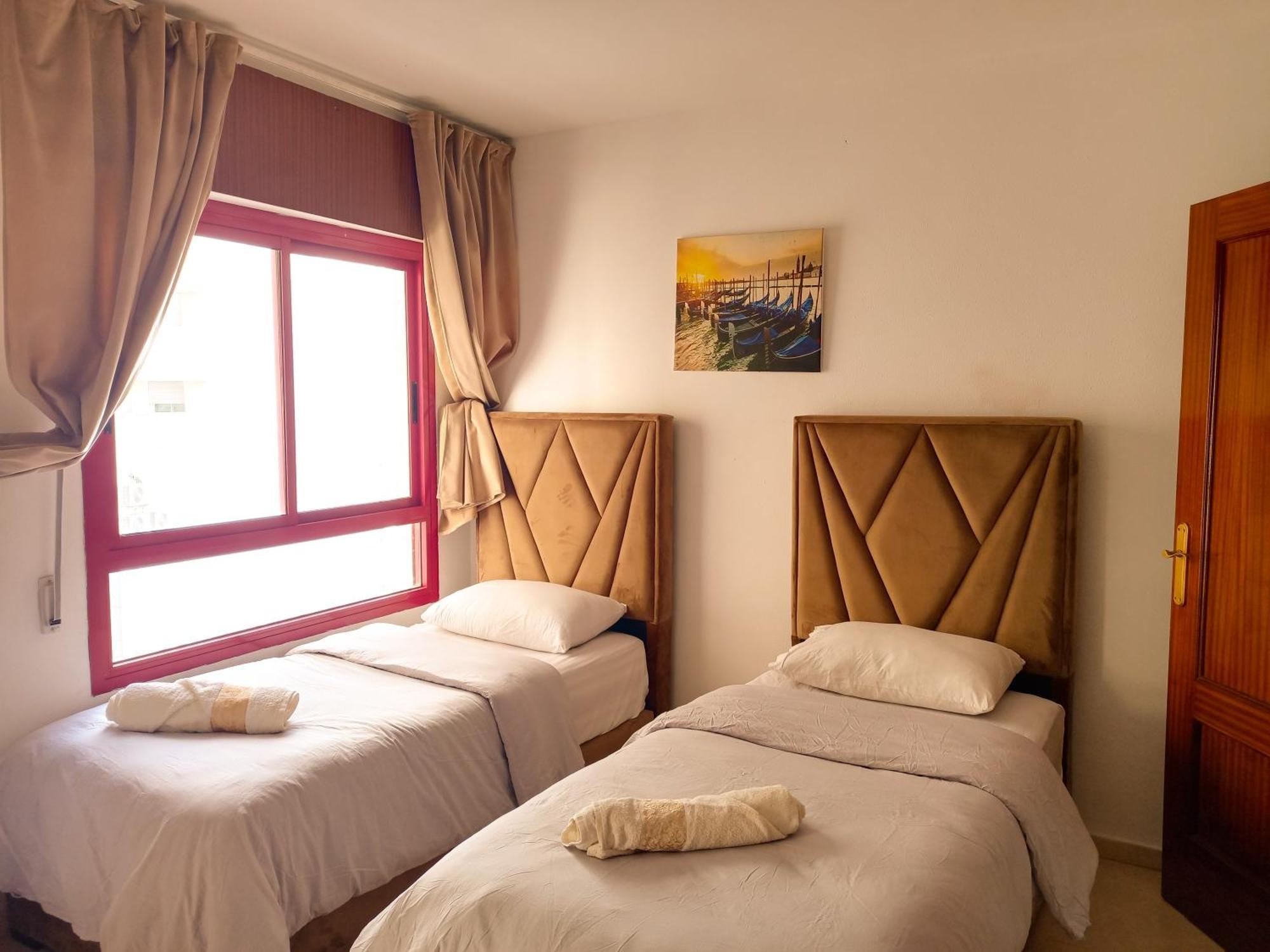Amazing Appartement Au Centre Ville En Face Hilton & Gare Train De Tgv De Tanger 2N Exterior photo