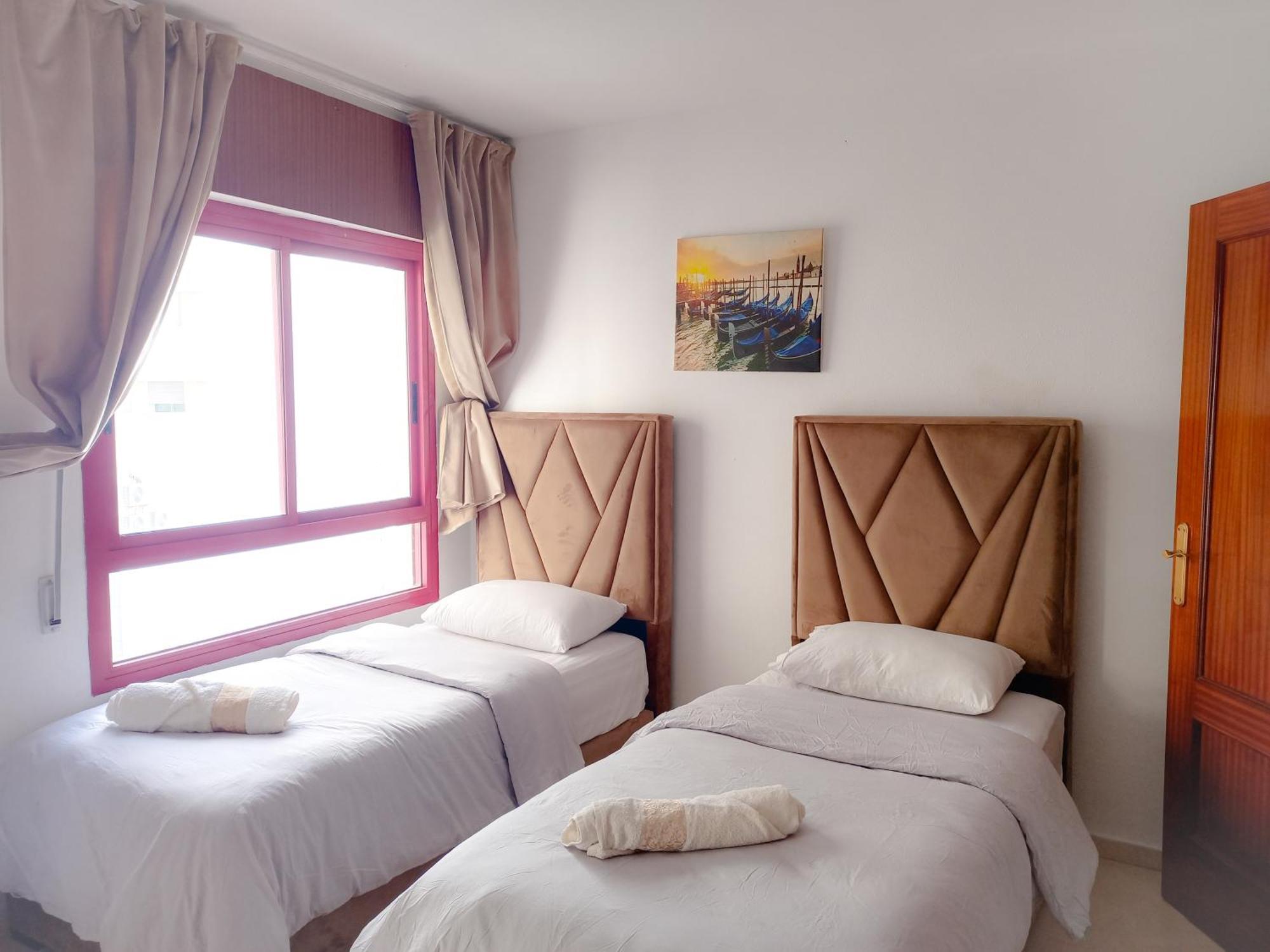 Amazing Appartement Au Centre Ville En Face Hilton & Gare Train De Tgv De Tanger 2N Exterior photo