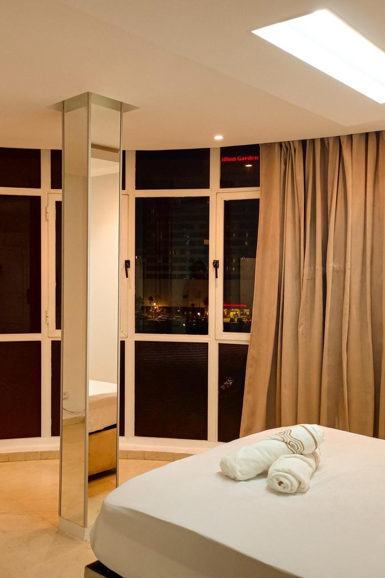 Amazing Appartement Au Centre Ville En Face Hilton & Gare Train De Tgv De Tanger 2N Exterior photo